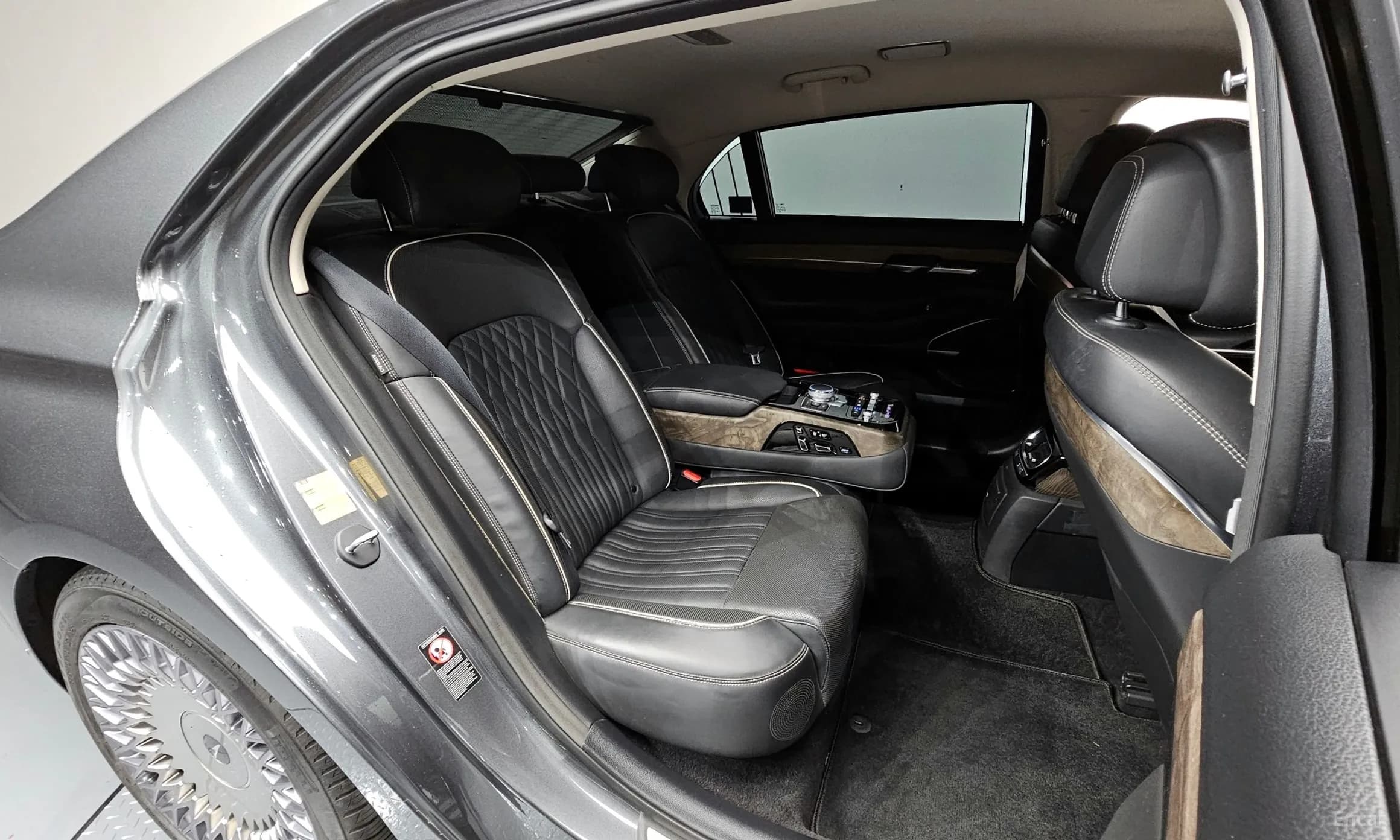 G90