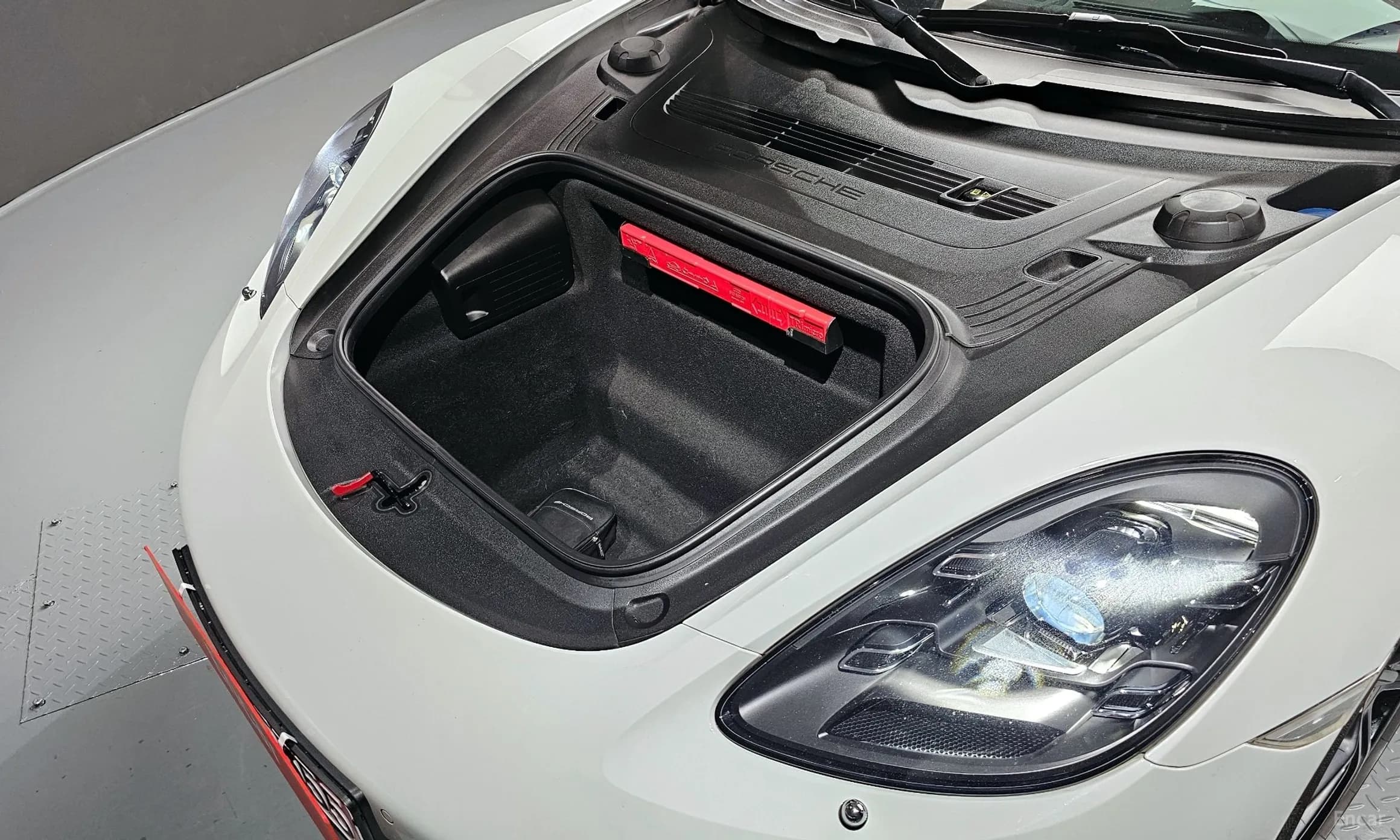 718 Cayman