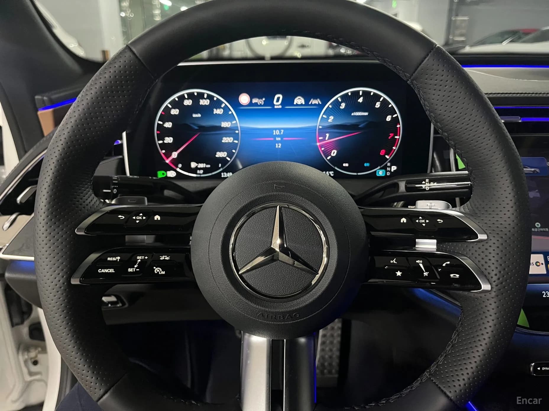E-Class W214