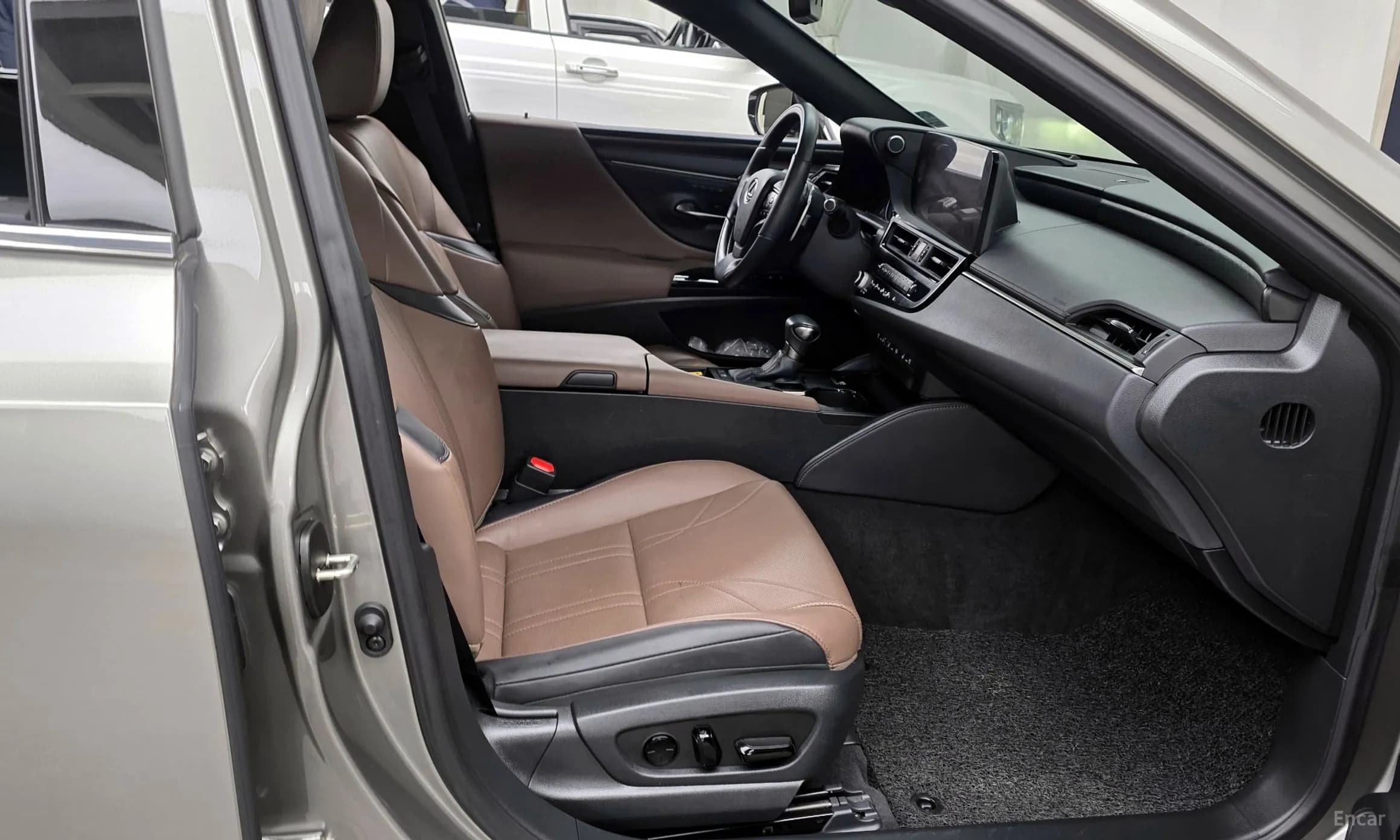 ES300h 7th Generation