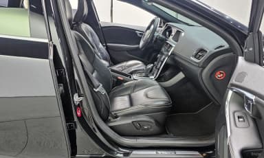 V40