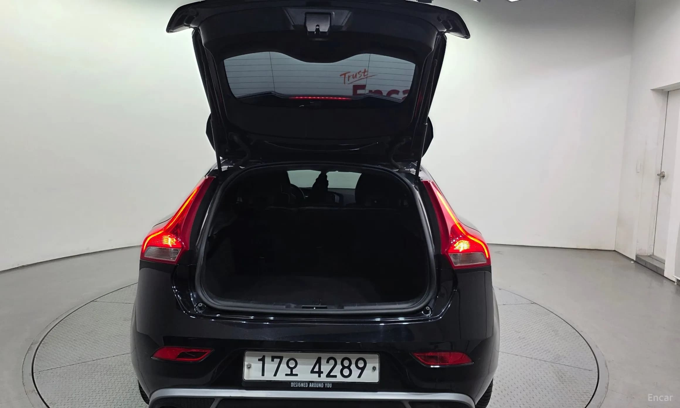V40