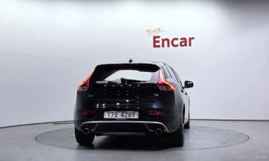 V40