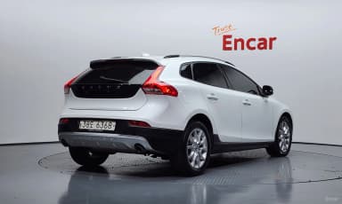 V40 Cross Country