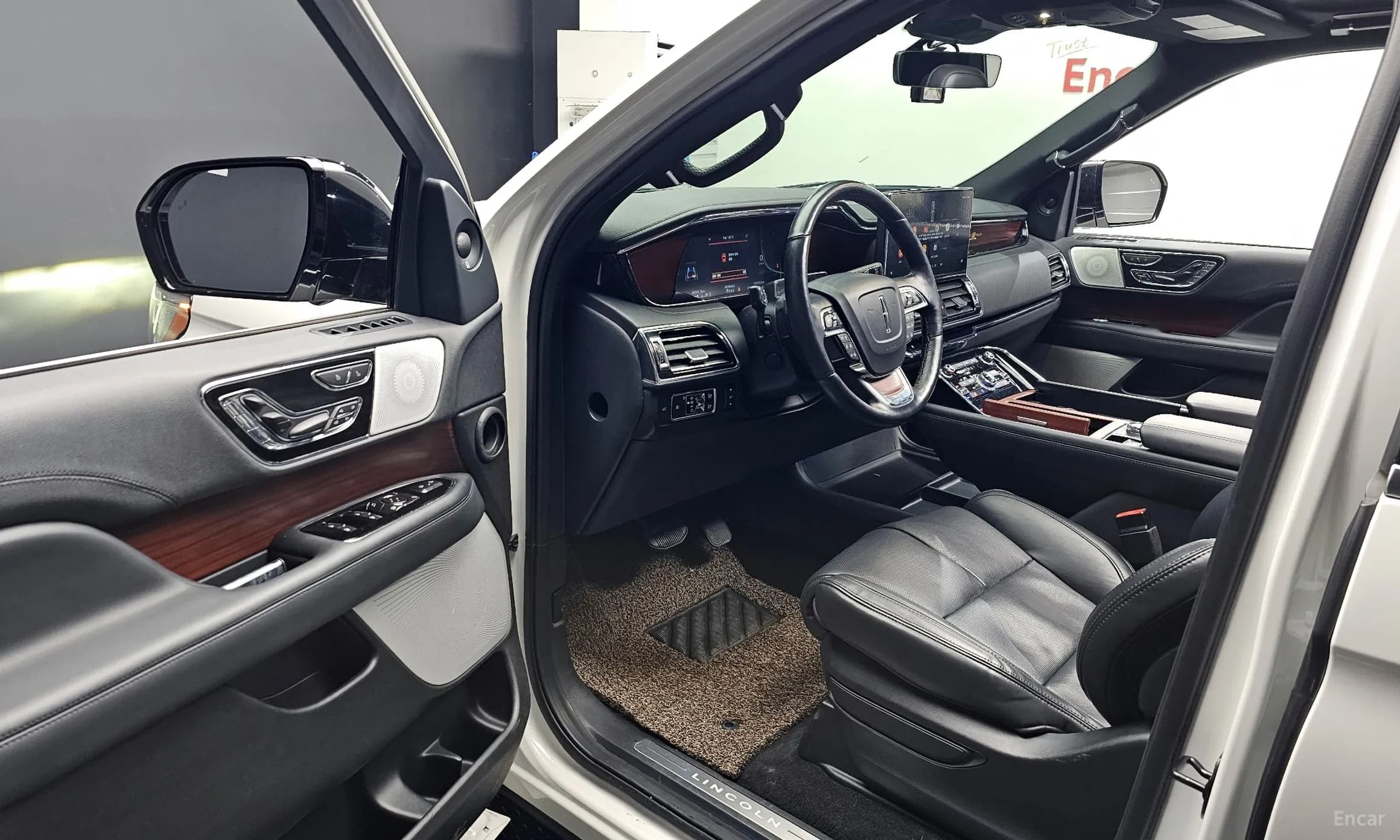 Navigator 4th generation