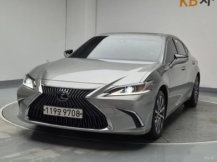 ES300h 7th Generation