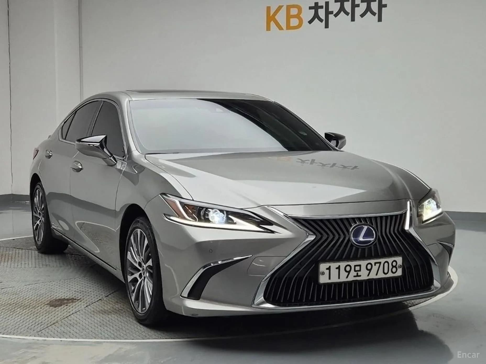 ES300h 7th Generation