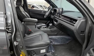Rexton Sports Khan