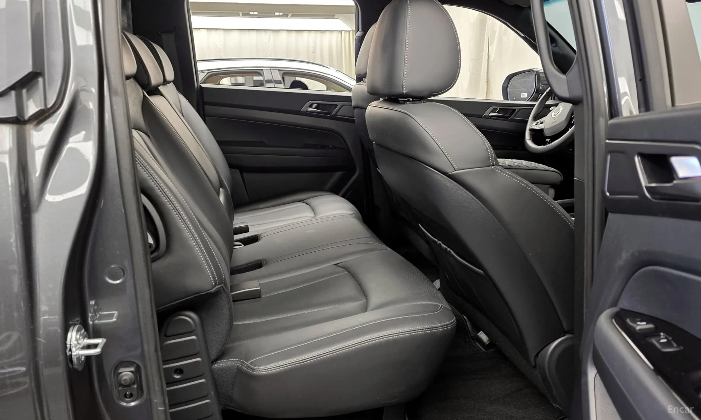Rexton Sports Khan