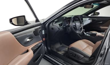 ES300h 7th Generation