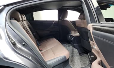 ES300h 7th Generation