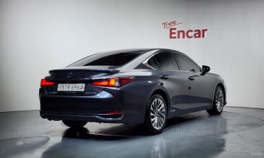 ES300h 7th Generation