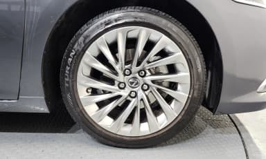 ES300h 7th Generation