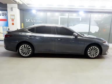 ES300h 7th Generation