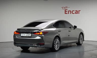 ES300h 7th Generation