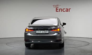 ES300h 7th Generation