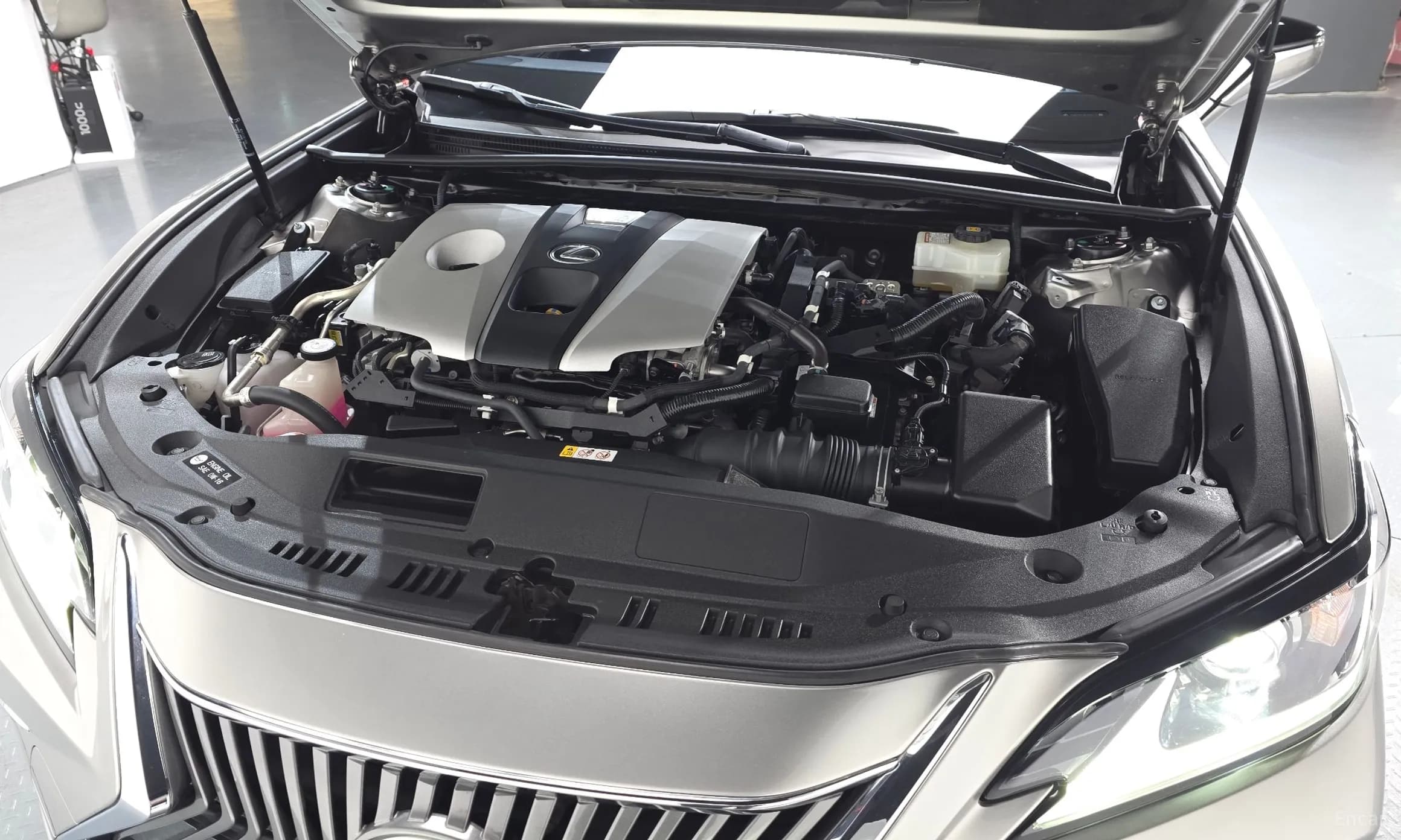 ES300h 7th Generation