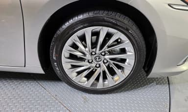 ES300h 7th Generation