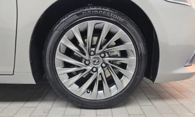 ES300h 7th Generation