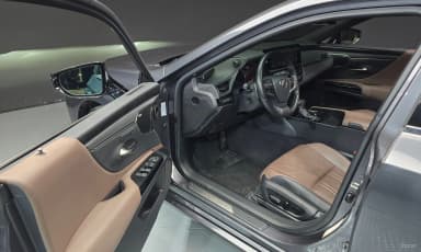 ES300h 7th Generation