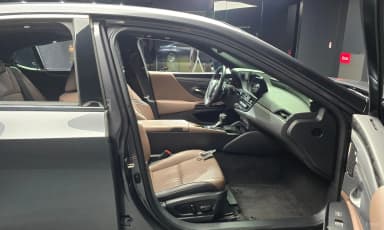 ES300h 7th Generation