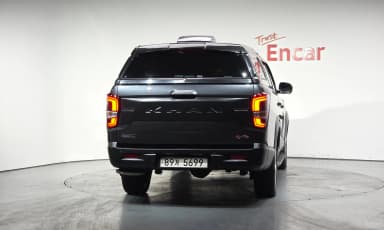 Rexton Sports Khan