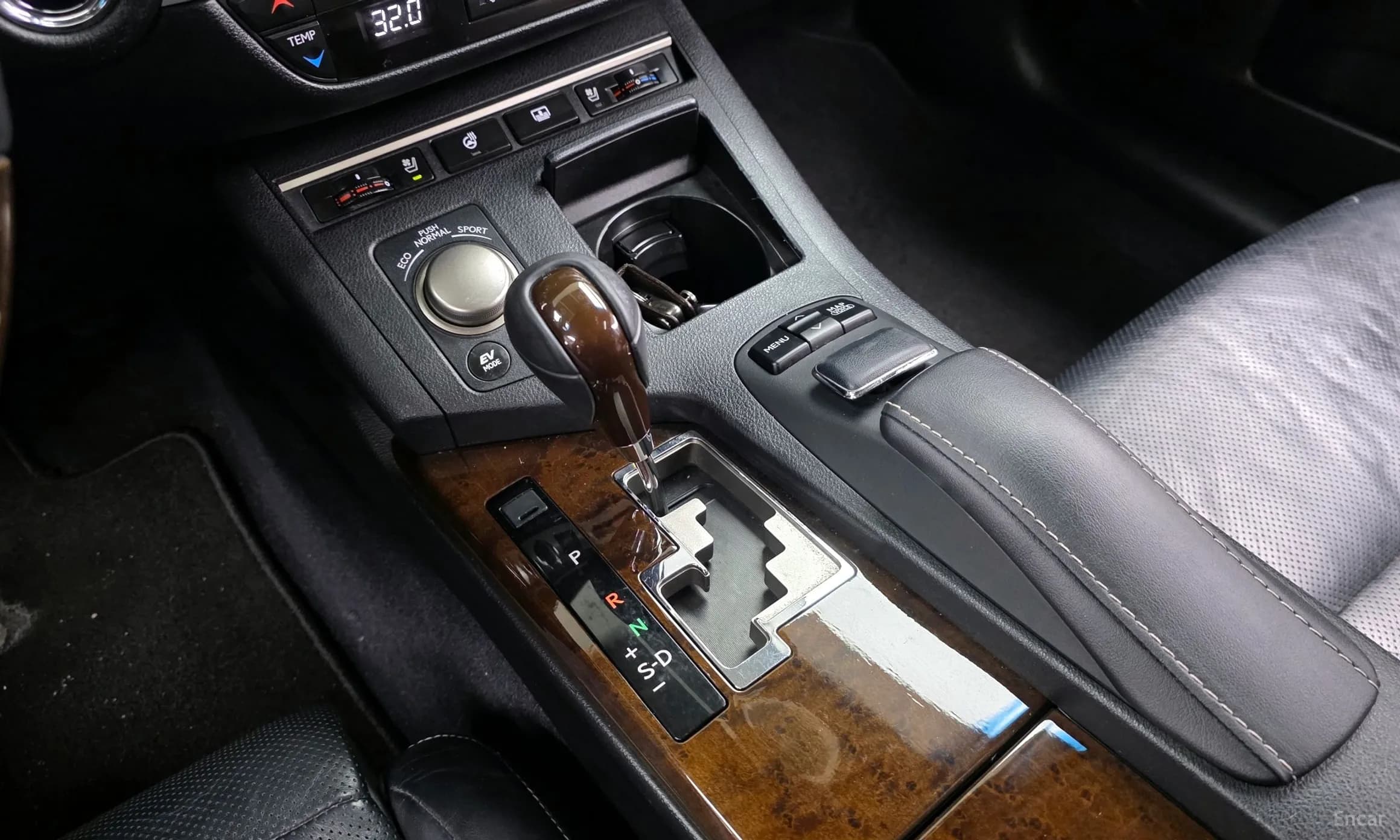 New ES300h