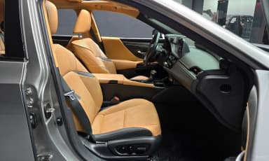 ES300h 7th Generation