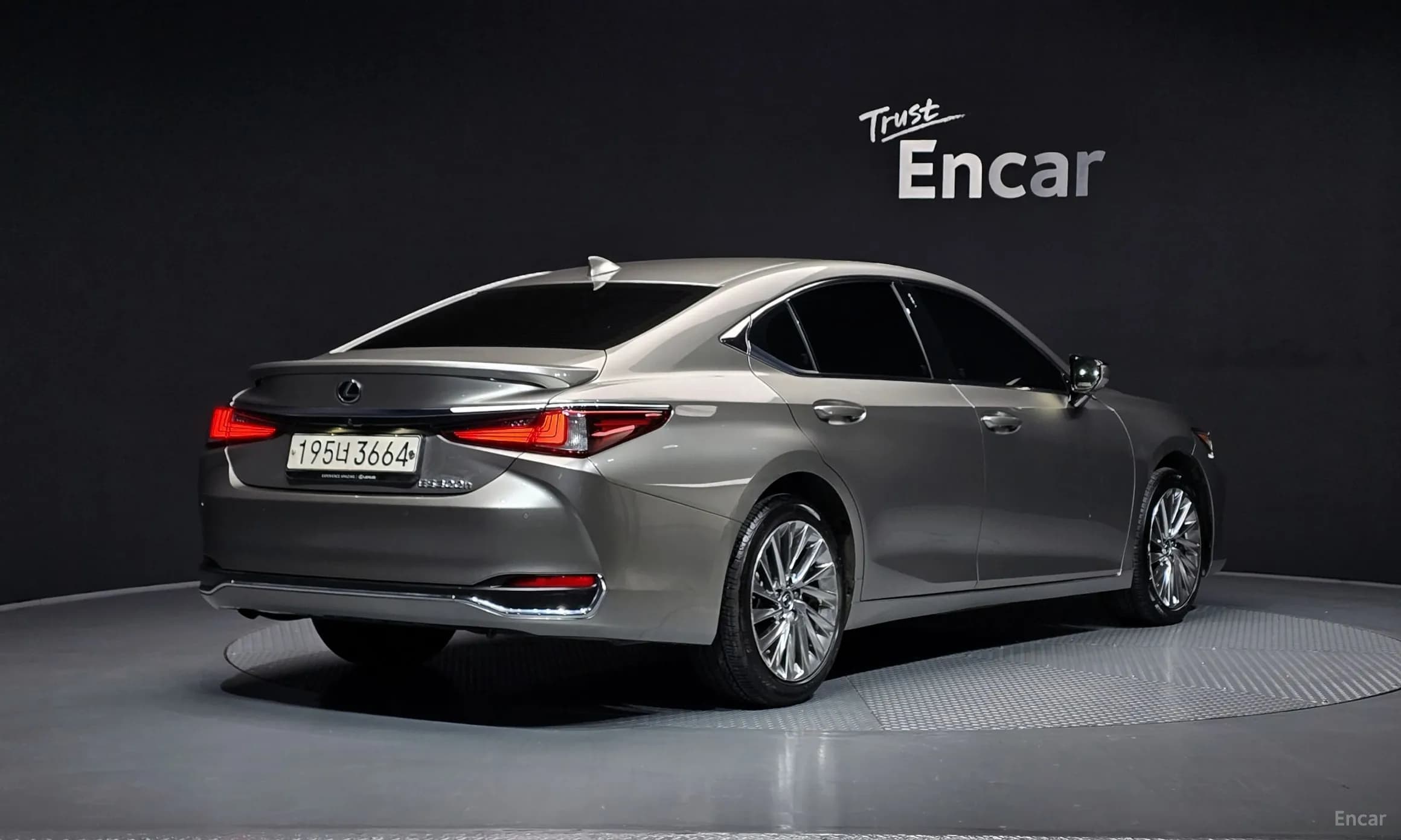ES300h 7th Generation