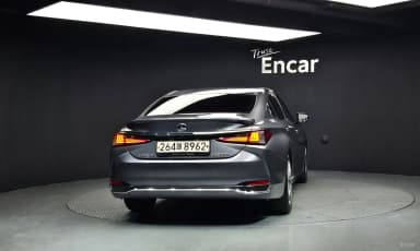 ES300h 7th Generation