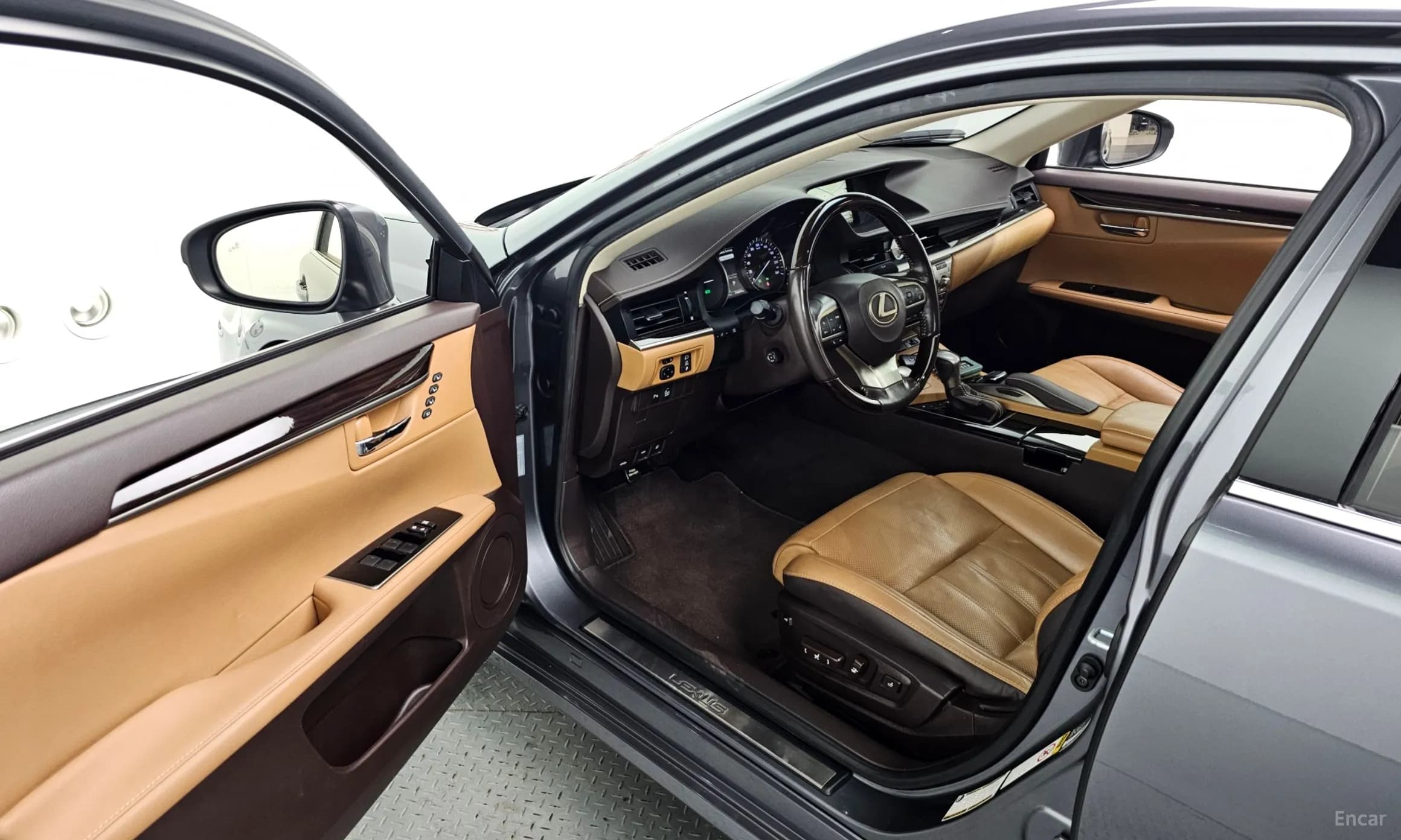 New ES300h
