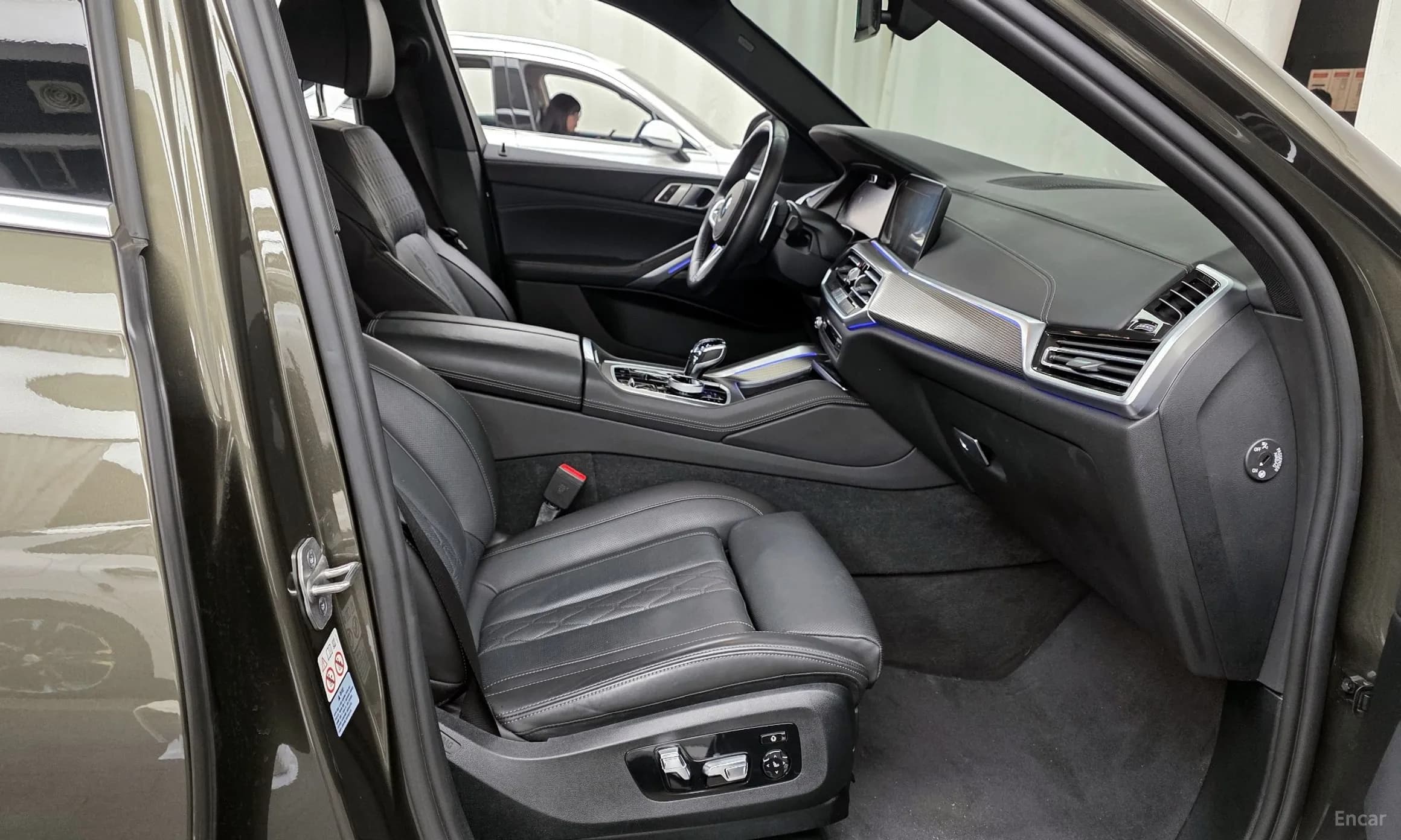 X6 (G06)