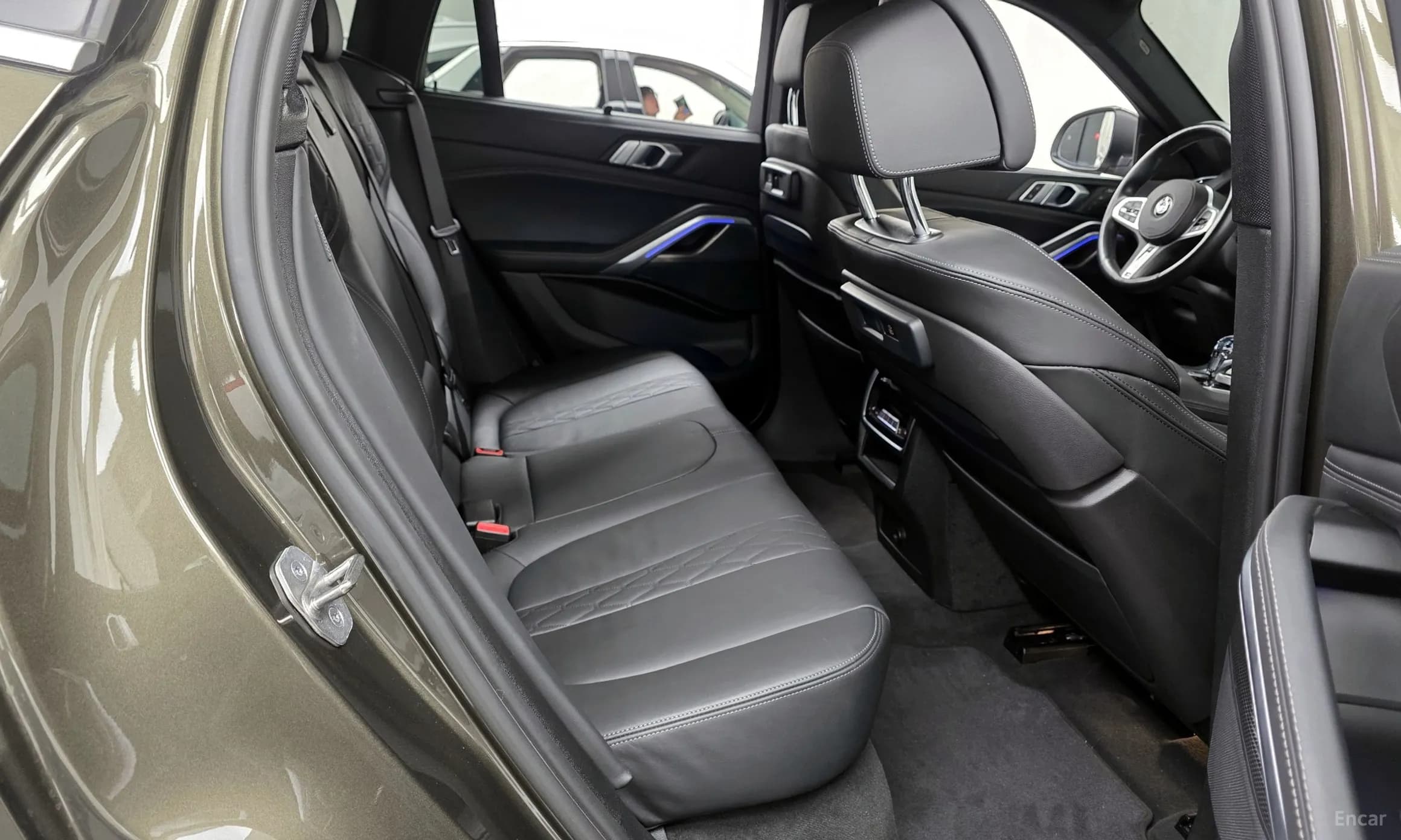 X6 (G06)