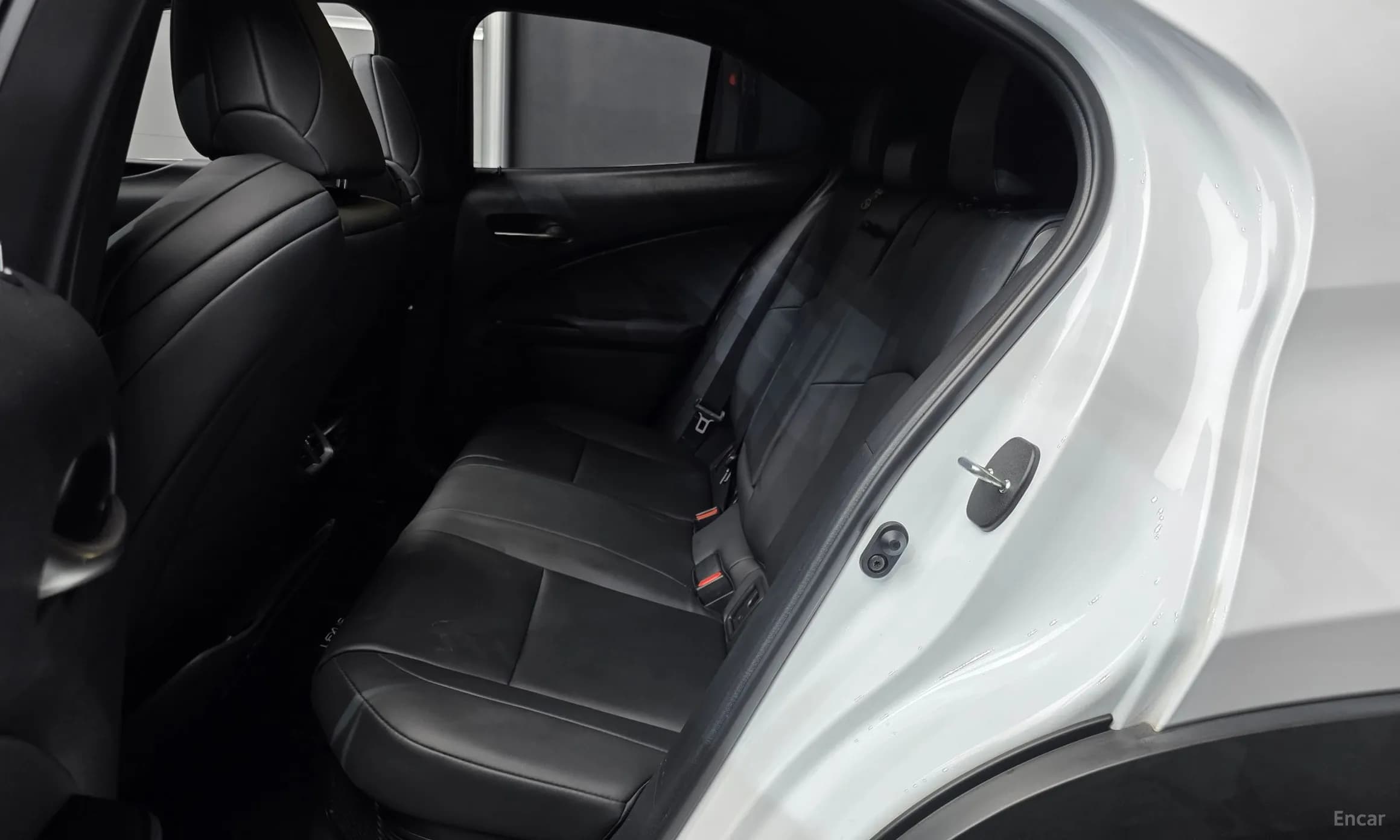 UX300h