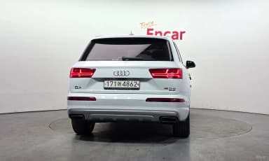 Q7 (4M)