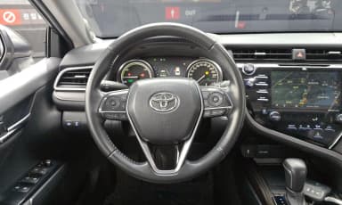Camry (XV70)