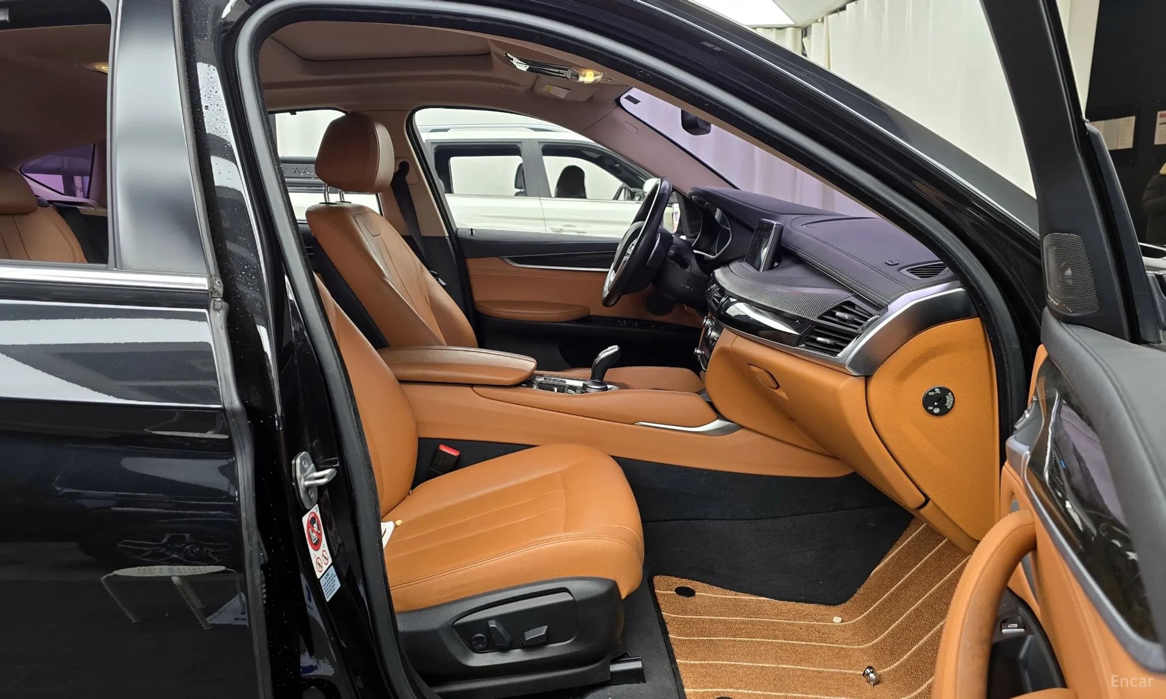 X6 (F16)