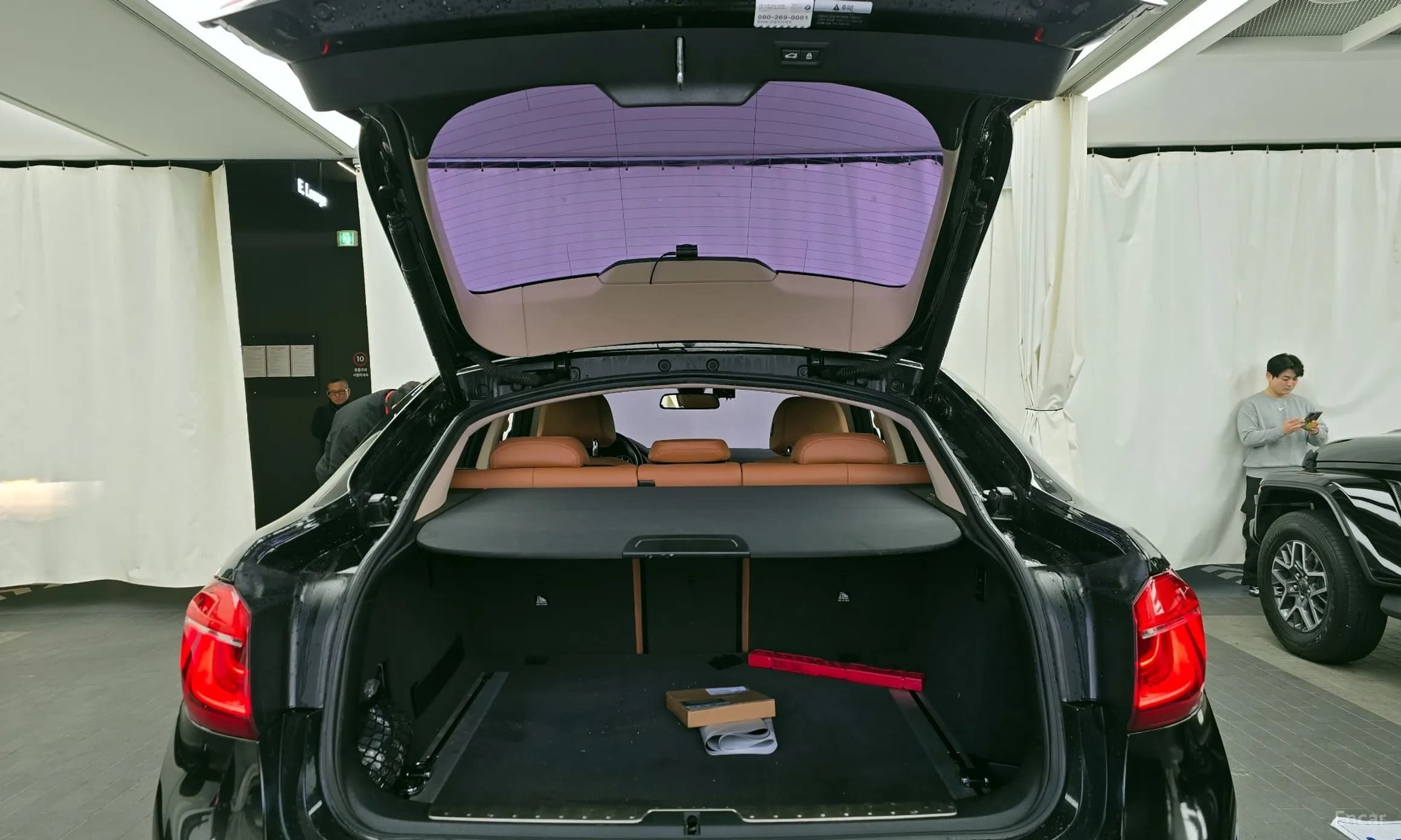 X6 (F16)