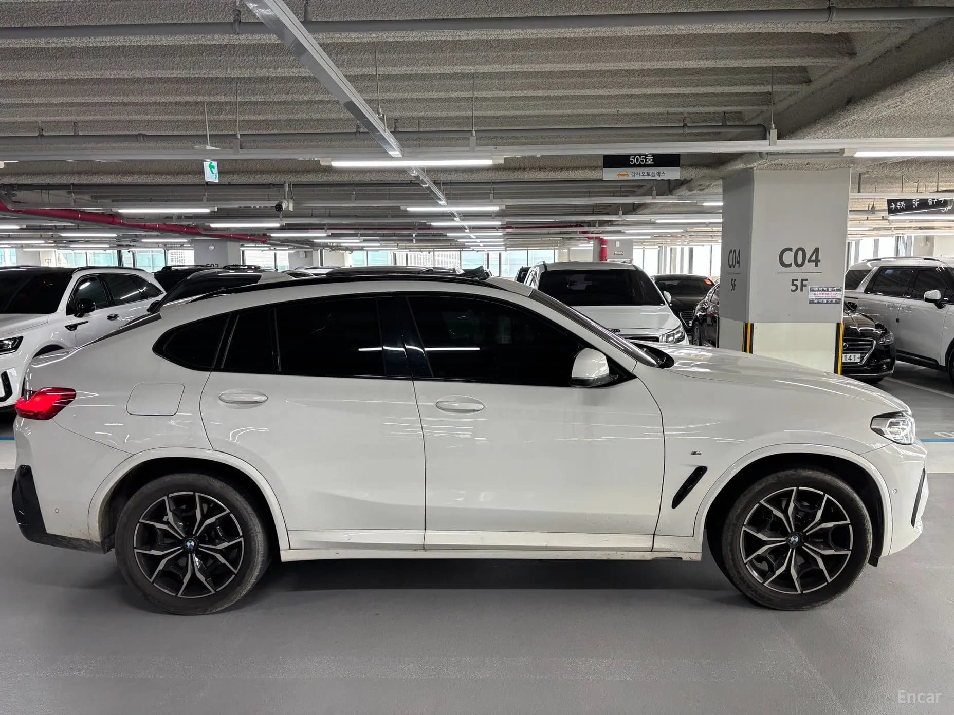 X4 (G02)