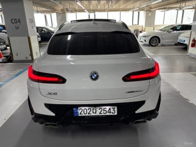 X4 (G02)
