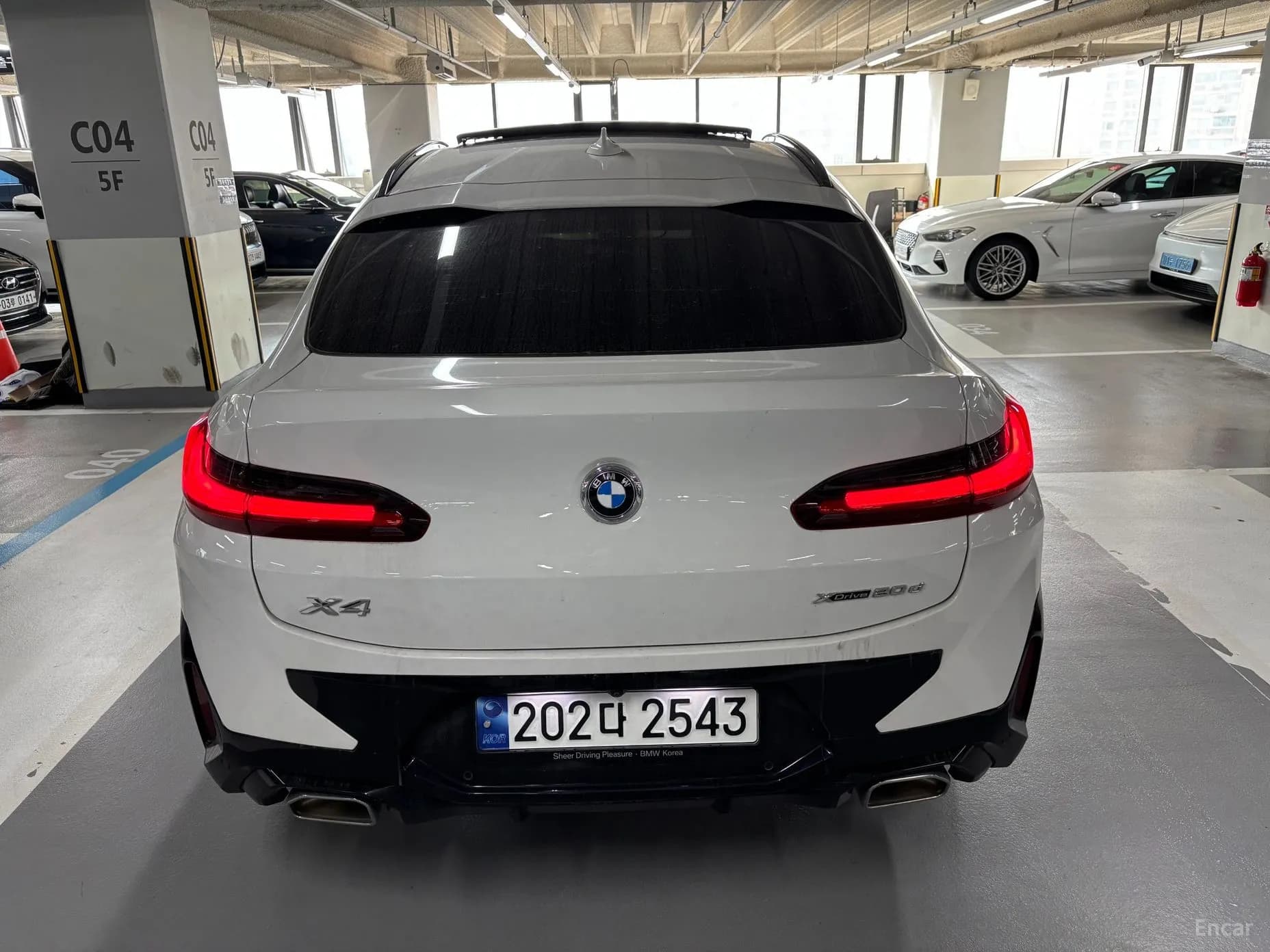 X4 (G02)