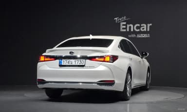 ES300h 7th Generation