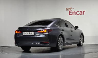 ES300h 7th Generation