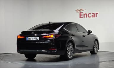 ES300h 7th Generation