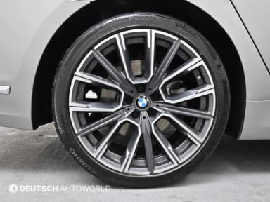 7 Series (G11)