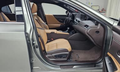 ES300h 7th Generation