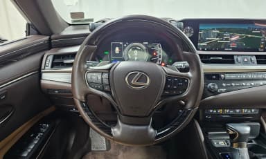 ES300h 7th Generation