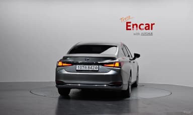 ES300h 7th Generation