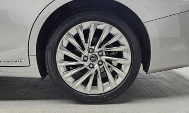 ES300h 7th Generation