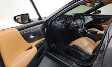 ES300h 7th Generation